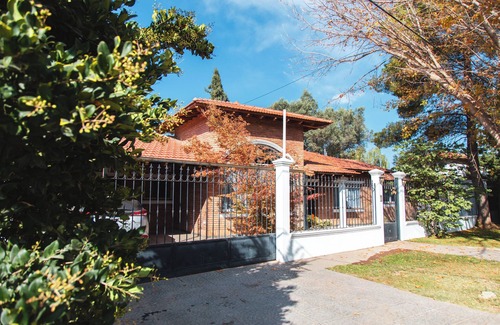 Chacras de Coria Villa | Spacious 4-bedroom villa with WiFi and AC in charming Luján de Cuyo