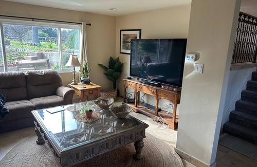 Callender House | Spacious 4-bedroom country home in lovely Arroyo Grande with Wi-FinWedding Venue