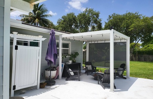 City Center House | Spacious 4-bedroom house in family friendly Coral Springs with all amenities.