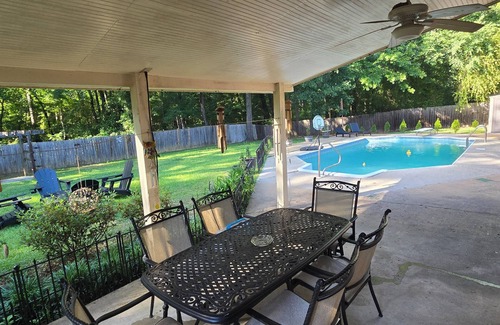 Fort Mitchell House | Spacious 4-bedroom house w/gym, pool, WiFi, 8 miles from Ft. Bennings back gate
