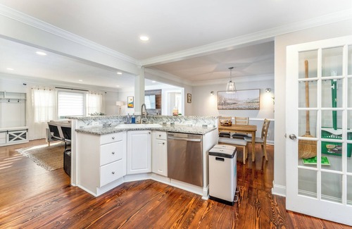 Winston - Salem House | Spacious 4-bedroom house with WiFi, AC in welcoming Winston-Salem, Ardmore