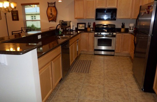 Hollister House | Spacious 4 Bedroom 3 Full Bath Easy Drive Ocala National Parks & Amazing Springs