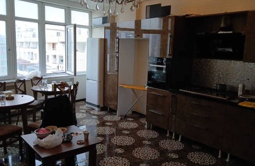 Nasimi Apartment | Spacious 4-bedroom apartment with AC, WiFi in fabulous Baku