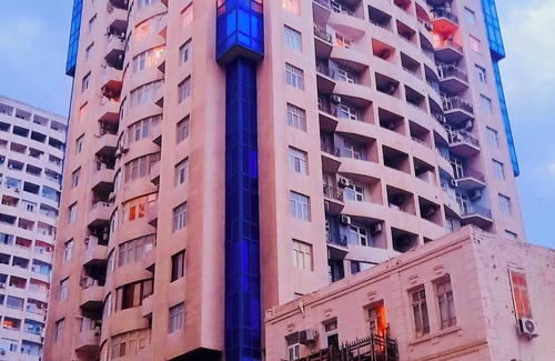 Nasimi Apartment | Spacious 4-bedroom apartment with AC, WiFi in fabulous Baku