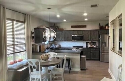 Georgetown House | Spacious 4-bedroom house with WiFi, pool & park access near Georgetown square