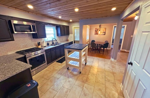 Near East Columbus House | Spacious 4 bedroom home in beautiful Columbus with WiFi, crafted for family fun.