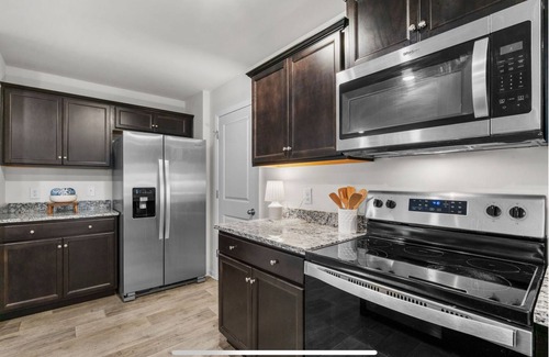 Columbia House | Spacious 4-bedroom house in enjoyable Columbia with AC, WiFi