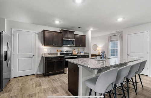 Columbia House | Spacious 4-bedroom house in enjoyable Columbia with AC, WiFi