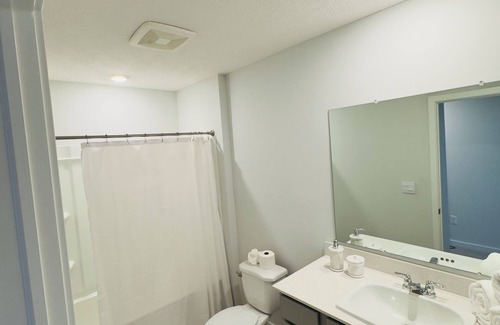 Summit Station House | Spacious 4-bedroom house in enjoyable Columbus with WiFi, AC