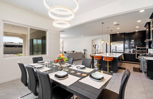 Goodyear House | Spacious 4-bedroom house with AC, WiFi in welcoming Goodyear