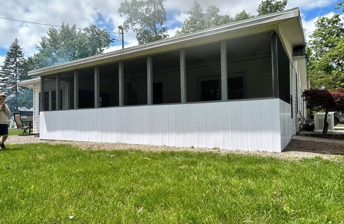 Lakeview House | Spacious 4-bedroom house with 3 patios at Indian Lake. Enjoy your stay!