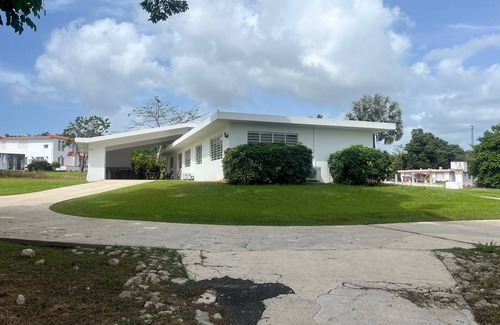 Morovis House | Spacious 4-bedroom house in tranquil Morovis with WiFi, Cable TV, AC rooms.