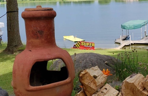 Erskine House | Spacious 4-bedroom house near Erskine MN on Union Lake with AC/WiFi/Games