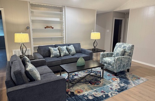 Houston House | Spacious 4-bedroom house with WiFi and AC in wonderful Houston