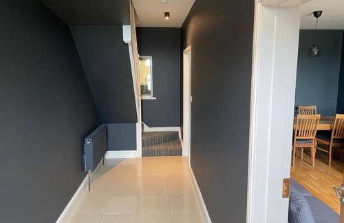 Galway City Centre House | Spacious 4-bedroom house in fabulous Galway with WiFi