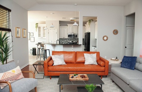 Alpine House | Spacious 4-bedroom house with WiFi and AC in charming Alpine
