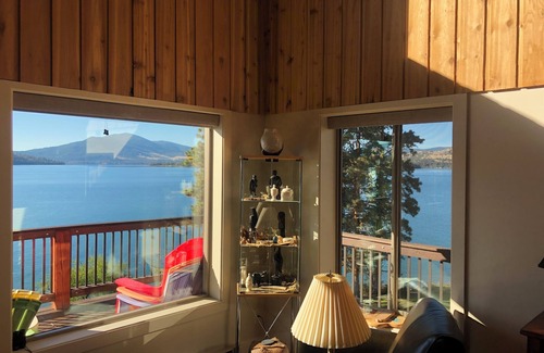Dayton House | Spacious 4-bedroom house with Private Dock, Hot Tub, AC, and Beautiful VIEWS!
