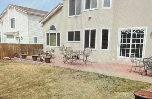 Green Valley Ranch House | Spacious 4-bedroom house with AC, WiFi in beautiful Denver