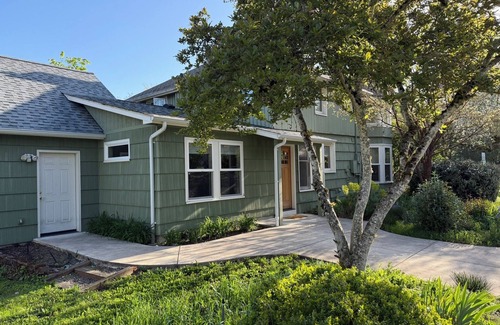 Eugene House | Spacious 4-bedroom house in enchanting Eugene, 3 short blocks to Hayward Field