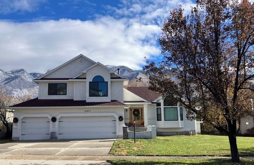 Sandy House | Spacious 4-bedroom house in a quiet neighborhood in a centralized location