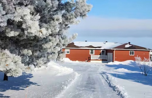 Watertown House | Spacious 4-bedroom lakefront house on large 2 acre lot