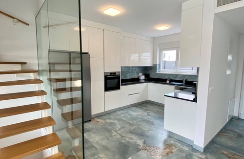 Mali Maj Villa | Spacious 4-Bedroom Rental with Sauna, WiFi, and A/C – Just 30m from the Beach