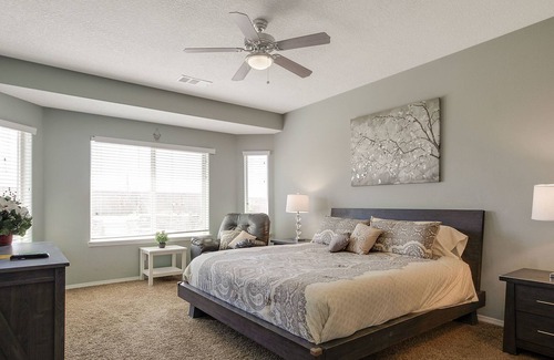 Tierra Oeste House | Spacious 4 bedroom, 3.5 baths with 2 offices and 2nd living area!