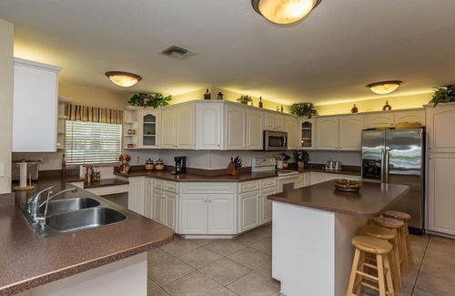 Sylvan Shores House | Spacious 4 bedroom Beachfront home on Lake Clay