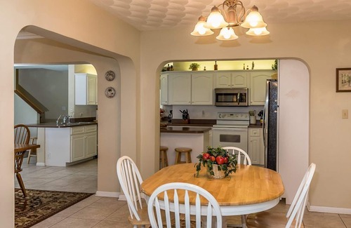 Sylvan Shores House | Spacious 4 bedroom Beachfront home on Lake Clay