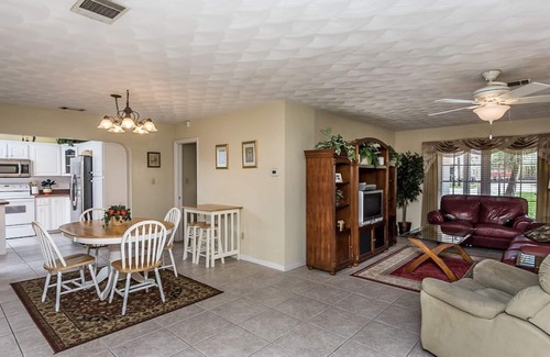 Sylvan Shores House | Spacious 4 bedroom Beachfront home on Lake Clay