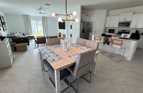 Rotonda Lakes House | Spacious 4-bedroom house in charming Rotonda West with WiFi, AC, Parking.