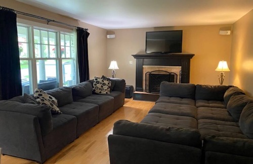 Williamstown House | Spacious 4 bedroom, big pool & outdoor space. Close for local summer activities!