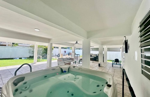 Puerto Nuevo Villa | Spacious 4-bedroom villa in wonderful Vega Baja w WiFi, AC, Small Pool, Hot Tub