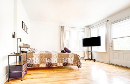 Hochelaga Apartment | Spacious 4-Bedrooms in HoMa Montreal 22