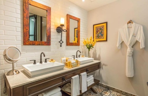Cabo Bello Apartment | Spacious 4 BR Apt in Cabo