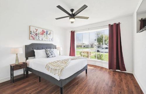 Allen House | Spacious 4-BR Home Near Allen Outlets & Dining
