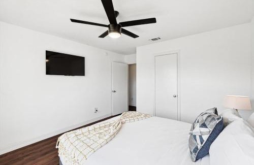 Allen House | Spacious 4-BR Home Near Allen Outlets & Dining