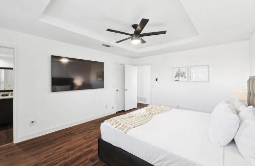 Allen House | Spacious 4-BR Home Near Allen Outlets & Dining