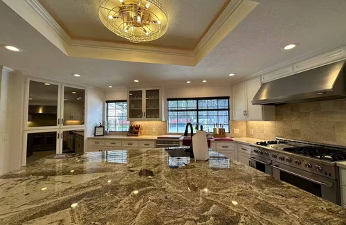 Half Moon Bay House | Spacious 4300 sq ft Bay Escape – On Golf Course & Near to Beach and Trials