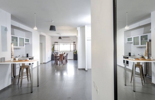 Florentin Apartment | Spacious 4Bd w/Balcony & Open View