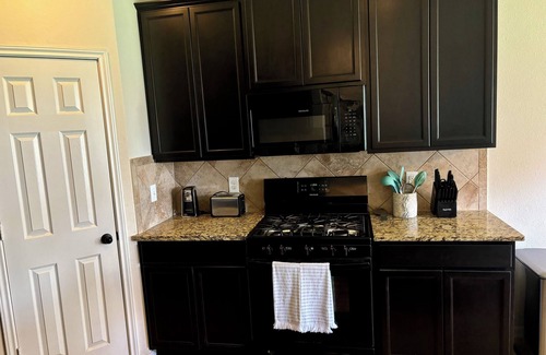 Barker House | Spacious 4BR/2.5bath/Game RM/Pet Friendly house- Extended Stays Welcome