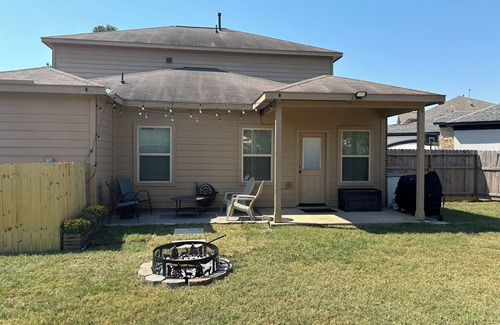 Barker House | Spacious 4BR/2.5bath/Game RM/Pet Friendly house- Extended Stays Welcome