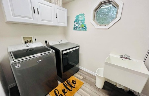 Ocean View Cottage | Spacious 4BR/3BA Cottage near Ocean & Pool, Perfect for Family Getaways!