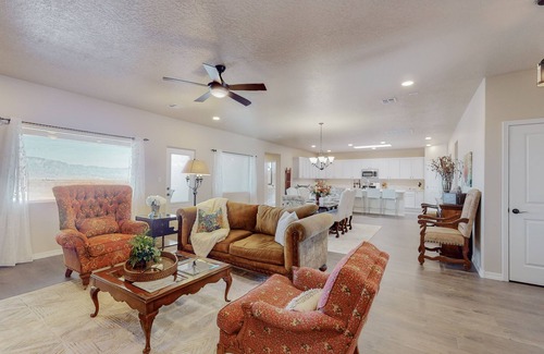 Rio Rancho House | Spacious 4BR/3BA with Amazing Views. Sleeps up to 8.