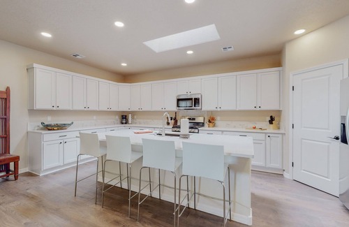 Rio Rancho House | Spacious 4BR/3BA with Amazing Views. Sleeps up to 8.