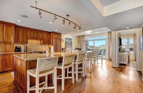 North Shores House | Spacious 4BR/5BA Oceanfront Townhouse - Community Pool,Tennis Court
