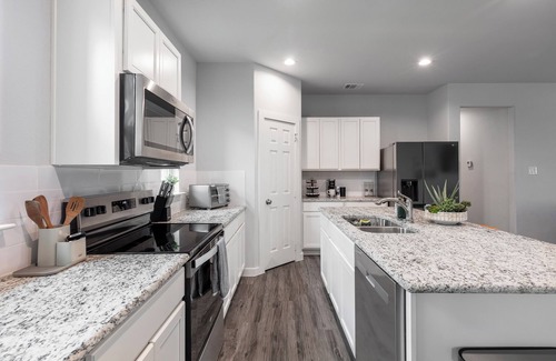 Fort Worth House | Spacious 4BR Central Fort Worth Gem