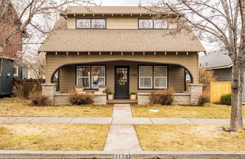 Mountain View House | Spacious 4BR Home in Bend – Near Hospitals & Highways, Perfect for Families!