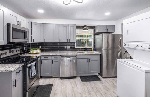 Azalea Park House | Spacious 4BR Orlando Home Flex Room + Pets OK