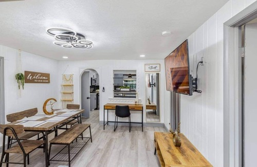 Azalea Park House | Spacious 4BR Orlando Home Flex Room + Pets OK